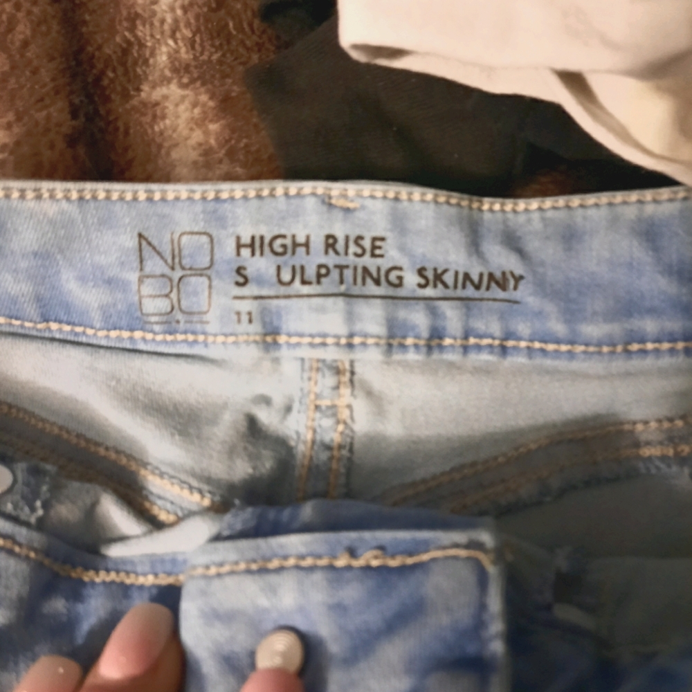 Shorts - Picture 3 of 3